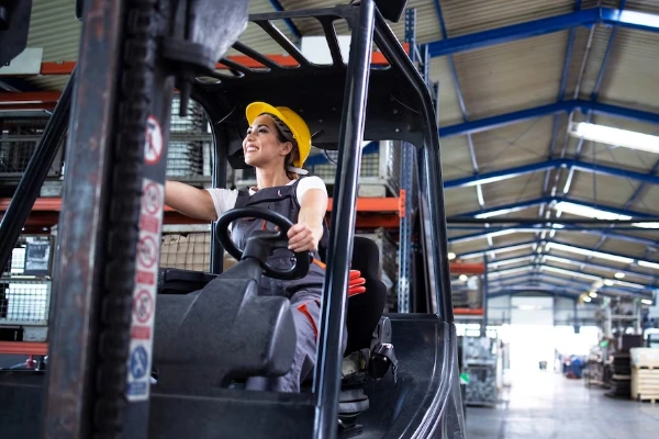 Entredesa_seguridadindustrial_proteccioncivil_desarrollo_habilidades_operadoras_montacargas