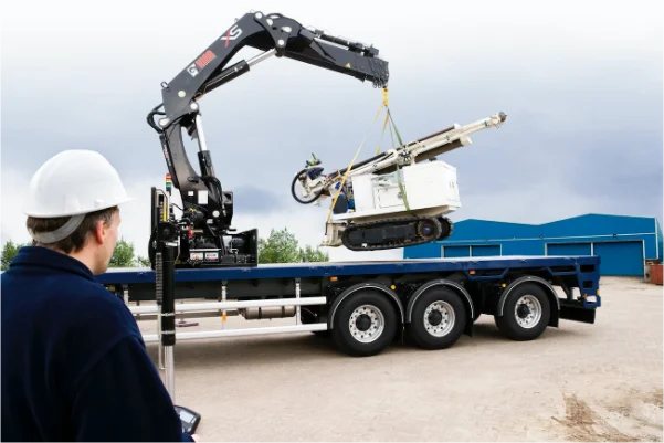 Entredesa_seguridadindutrial_proteccioncivil_operacion_segura_gruas_articuladas_hiab