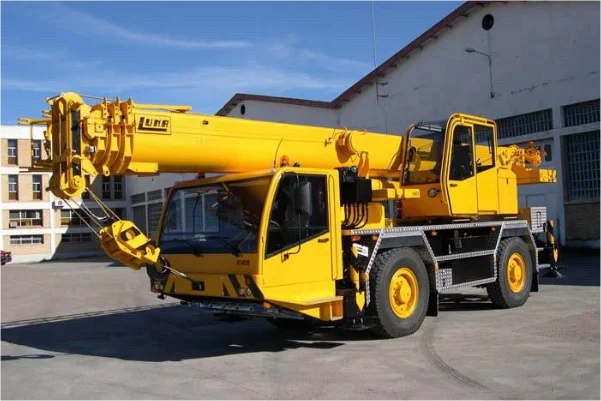 Entredesa_seguridadindutrial_proteccioncivil_operacion_segura_gruas_telescopicas